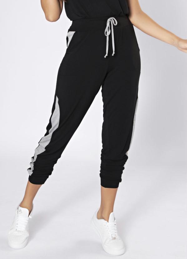 Preview - Calça Jogger Recortes Preto