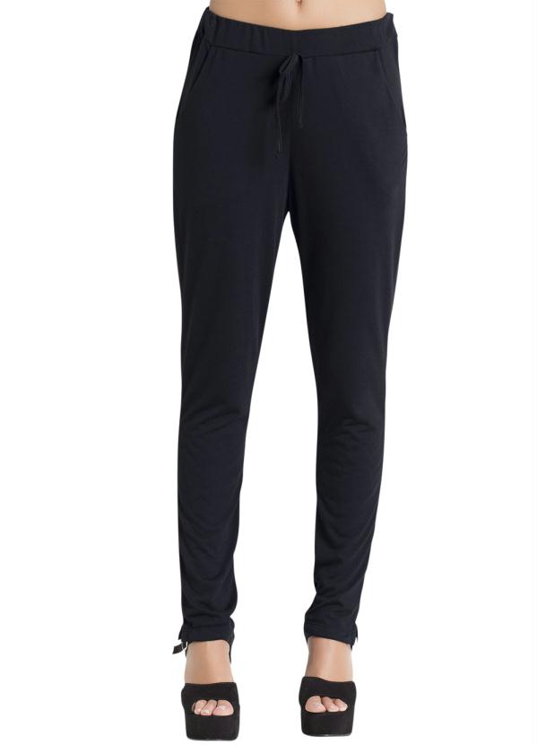 Outlet - Calça Jogging Preta com Bolsos Funcionais 5