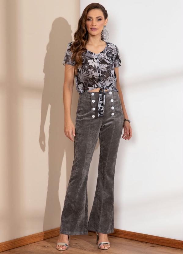 Quintess - Calça Flare em Veludo Cotelê Cinza com Botões 3