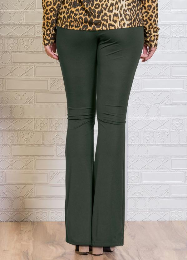 calça flare verde musgo