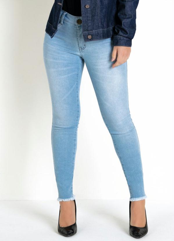 Eventual - Calça Jeans Claro Eventual Skinny Barra Desfiada