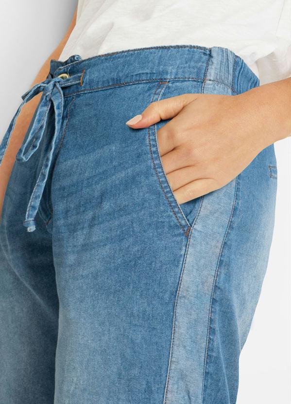 bonprix - Calça Jeans Confort Cropped Azul Claro 3