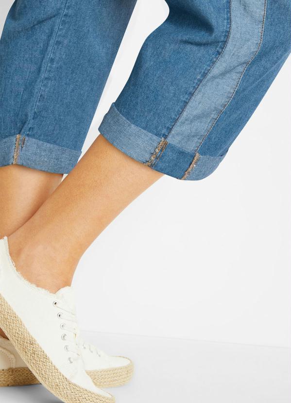 bonprix - Calça Jeans Confort Cropped Azul Claro 4