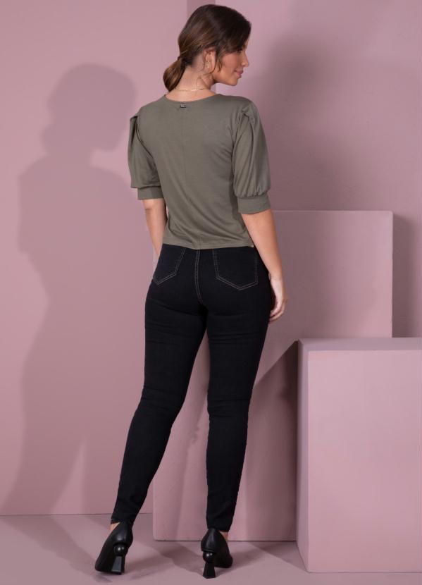 Quintess - Calça Jeans Escuro com Rasgos no Joelho 4