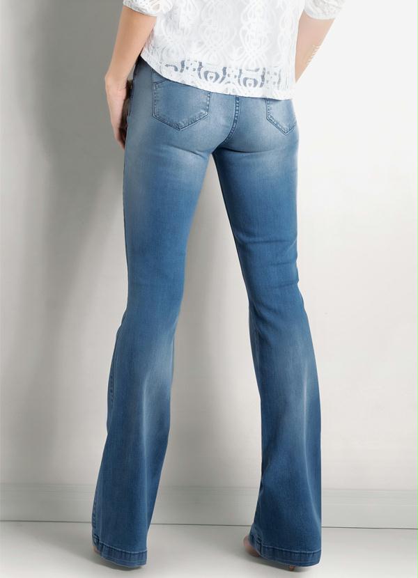 Ah - Calça Jeans Flare com Lavação Ana Hickmann 2