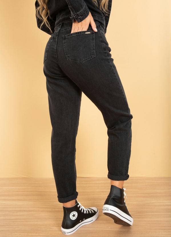 Cativa - Calça Jeans Mom Estonada Preto 4