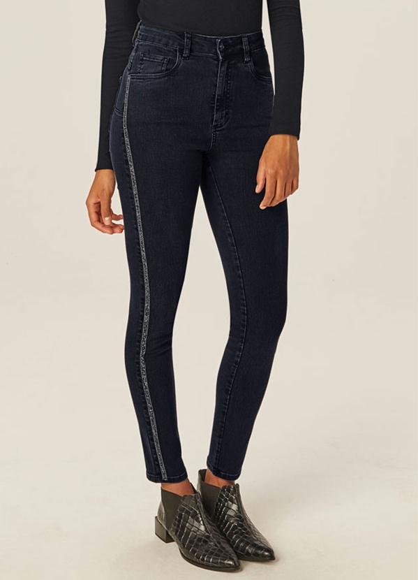 Malwee - Calça Preta Push Up Cintura Alta