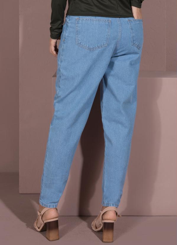 Quintess - Calça Slouchy Jeans Claro com Recorte Frontal 2