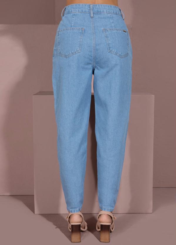 Quintess - Calça Slouchy Jeans Claro com Recorte Frontal 7