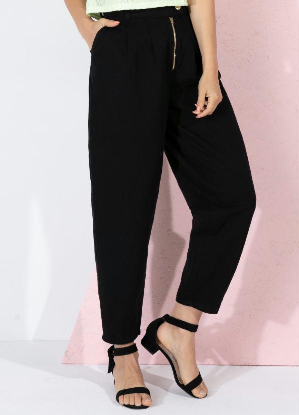 Quintess - Calça Slouchy Preta com Bolsos Cintura Alta