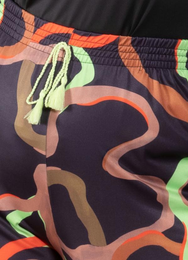 Quintess - Calça Abstrato com Tassél