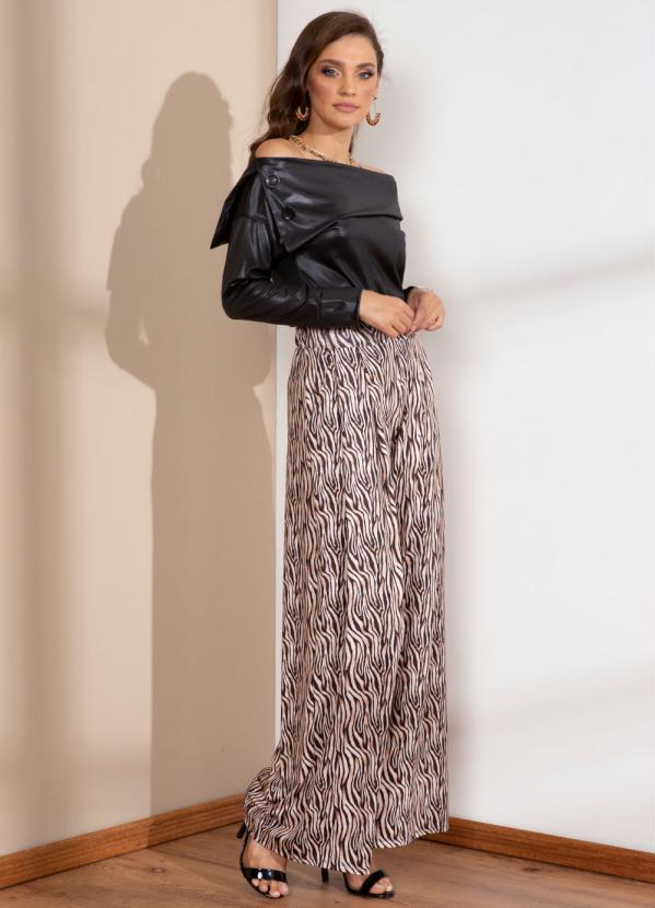 Quintess - Calça Pantalona Tigre Bege com Pregas e Bolsos 3