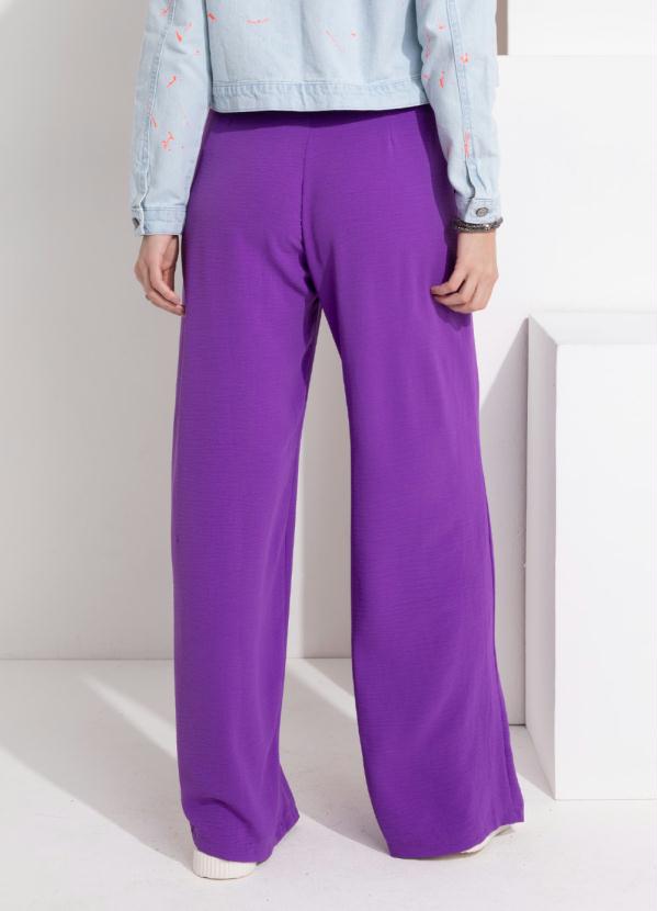 Quintess - Pantalona Roxa com Pregas e Bolsos 3