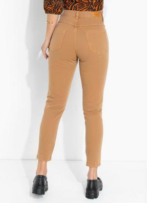 Sawary Jeans - Calça Cáqui Mom Jeans com Drapeado Sawary - SAWARY JEANS