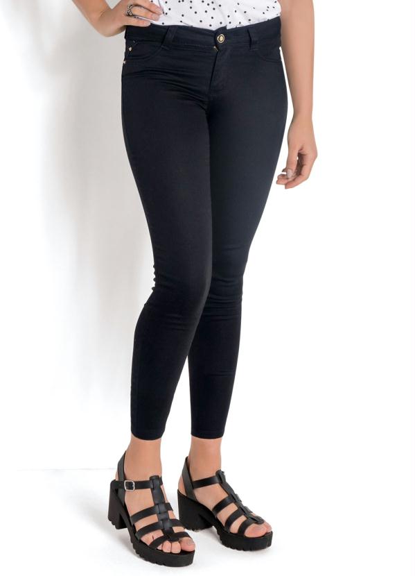 Sawary Jeans - Calça Cigarrete em Sarja Preta Sawary