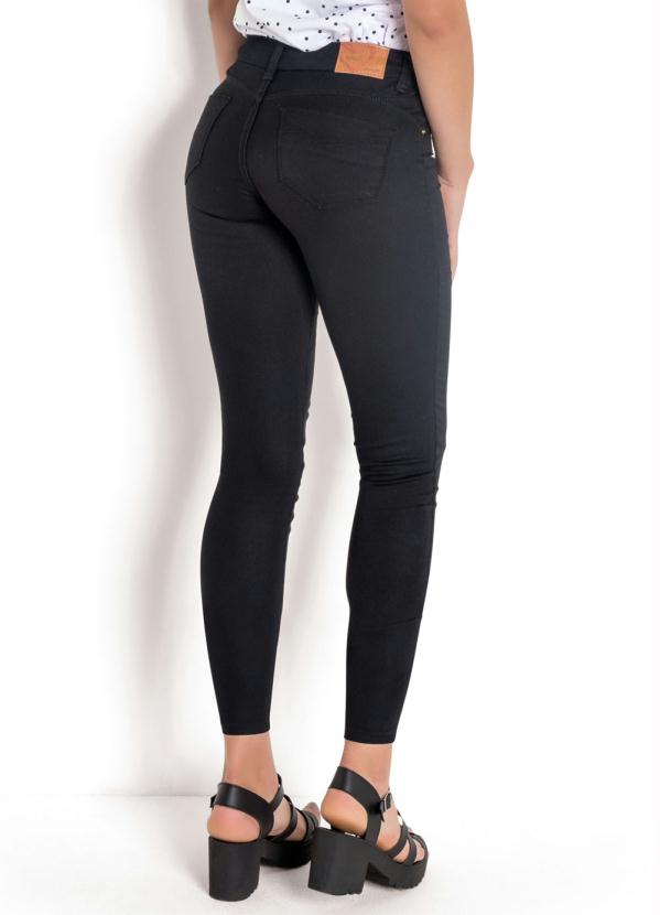 Sawary Jeans - Calça Cigarrete em Sarja Preta Sawary 2