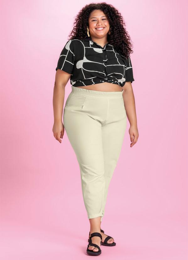 Marialícia - Calça em Sarja Bege 3