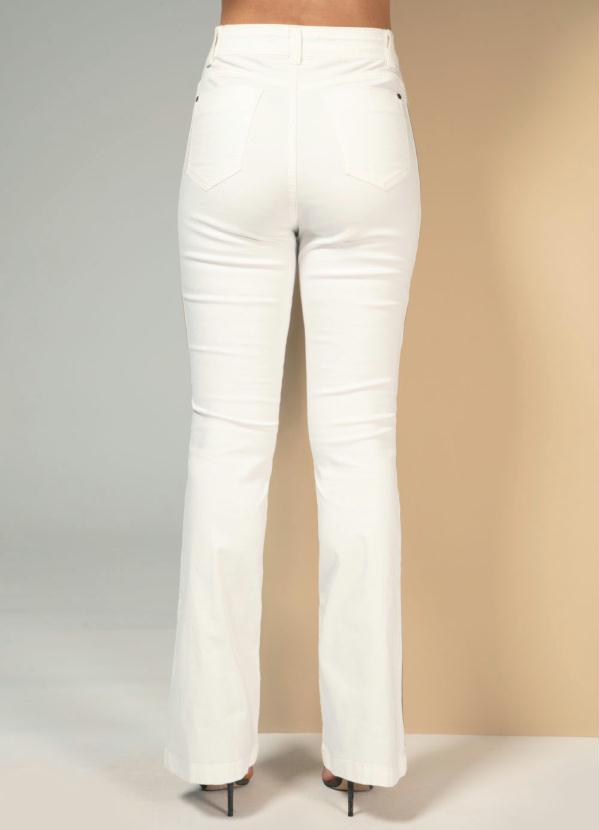 Quintess - Calça Off White com Bolsos Funcionais e Filete N 2