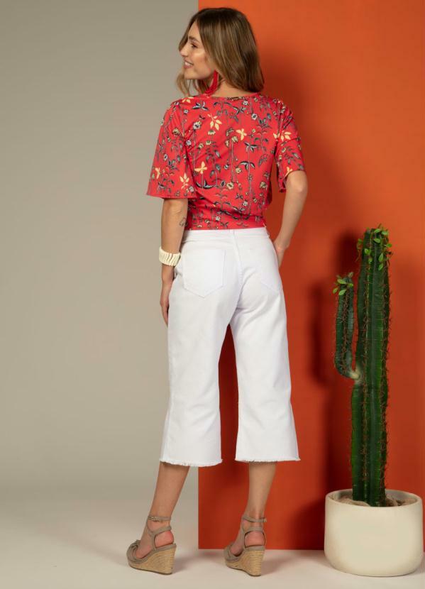 Quintess - Calça Pantacourt Jeans com Fendas Branca 6