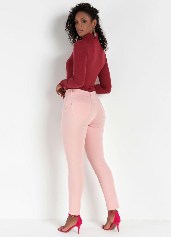 Sawary Jeans - Calça Rosa Hot Pants com Bolsos Traseiros Sawary 4