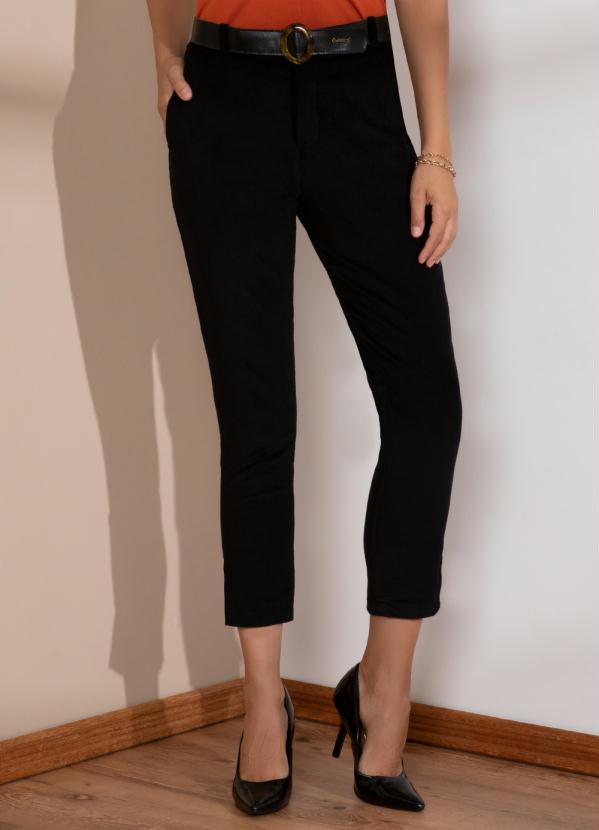 Quintess - Calça Preta de Veludo Cotele com Fenda na Barra