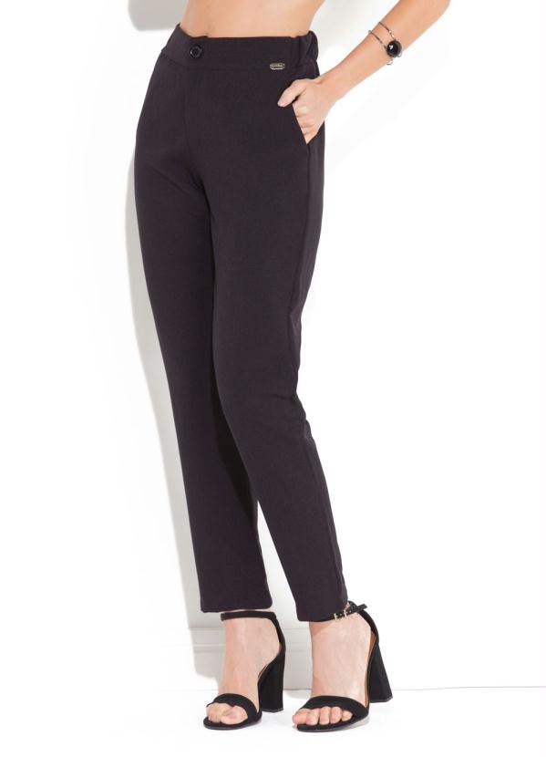 Quintess - Calça Preta Quintess com Bolsos