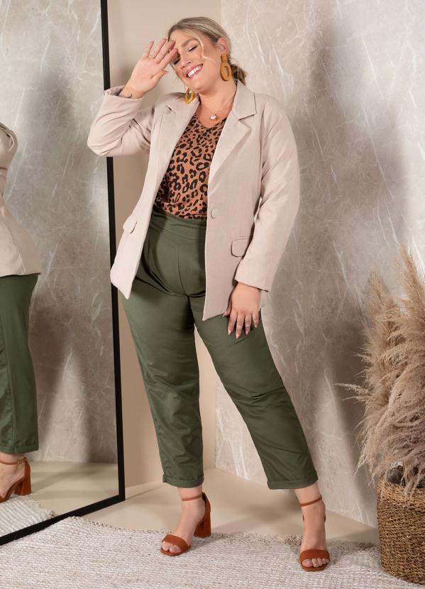 Quintess - Calça Verde com Pregas e Bolsos