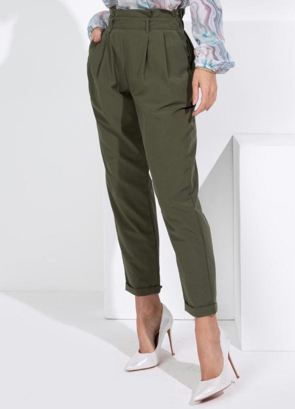Quintess - Calça Verde com Pregas e Bolsos 3