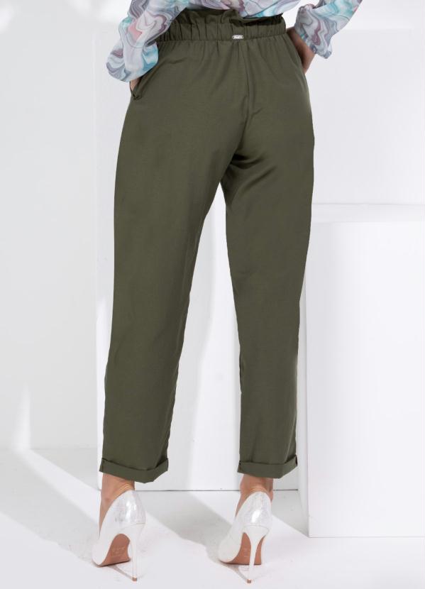 Quintess - Calça Verde com Pregas e Bolsos 4
