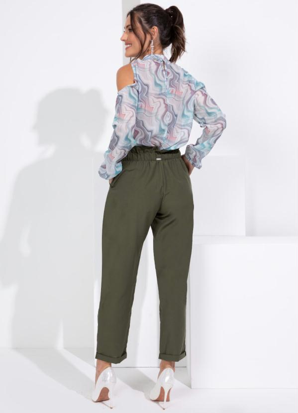 Quintess - Calça Verde com Pregas e Bolsos 6