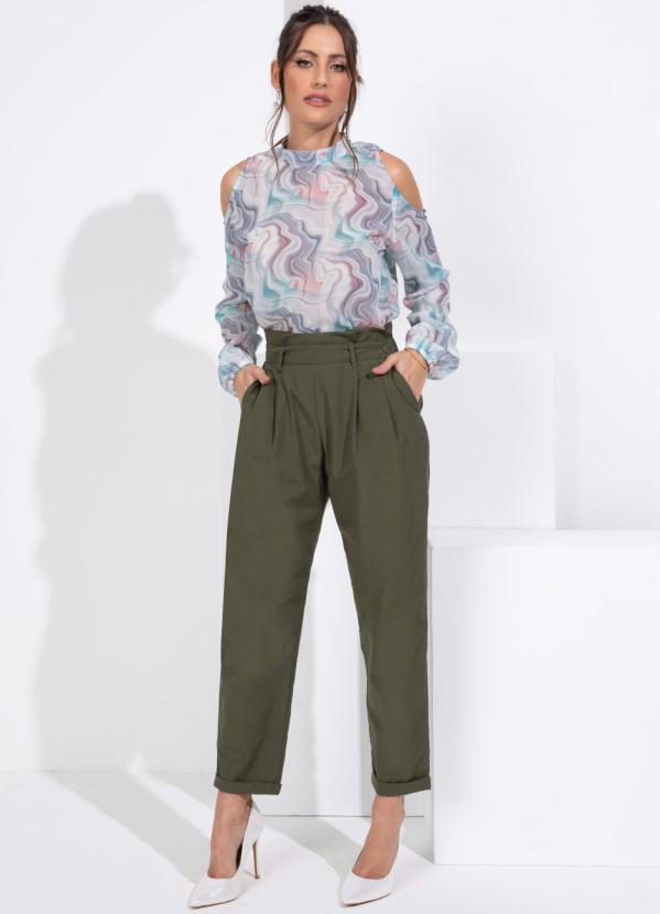 Quintess - Calça Verde com Pregas e Bolsos 7