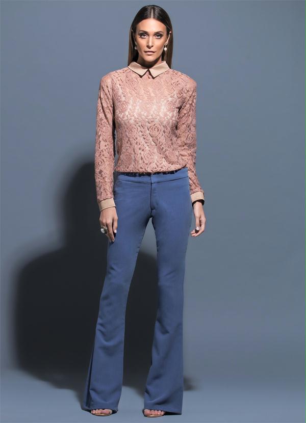 Multimarcas - Calça Flare em Crepe Azul 3