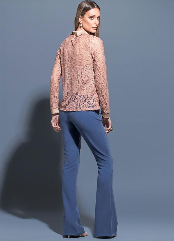 Multimarcas - Calça Flare em Crepe Azul 4