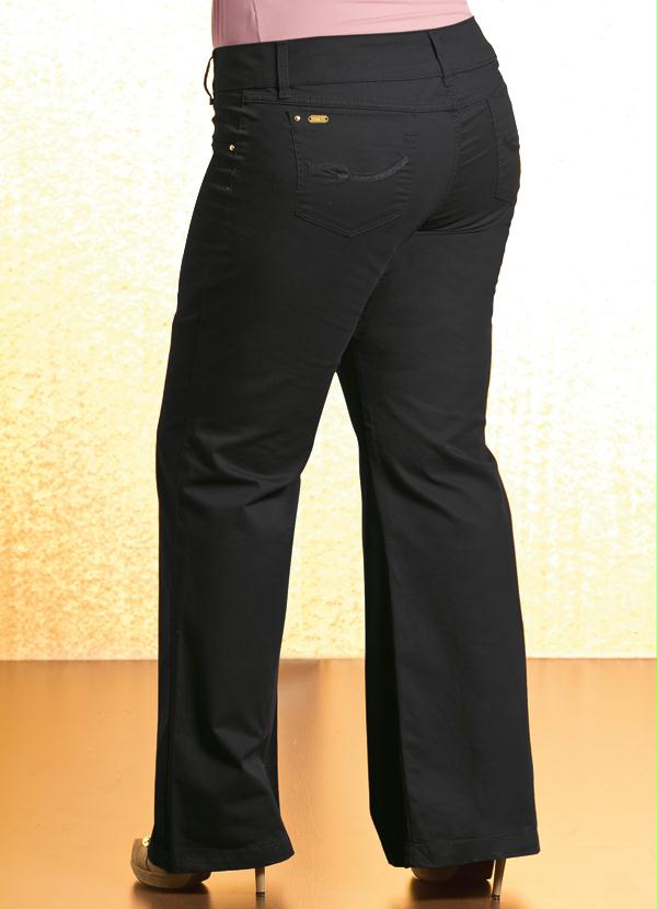 Quintess - Calça Plus Size Pantalona Preta 2