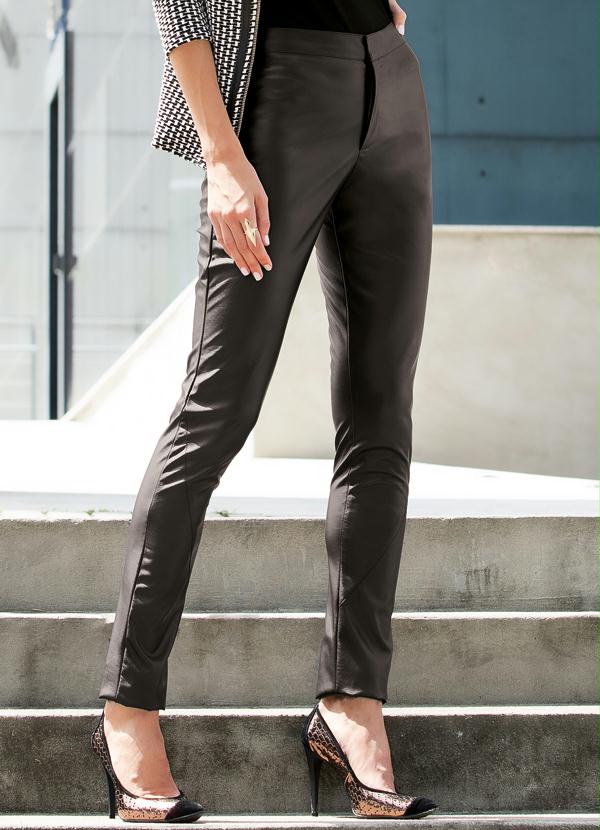 Multimarcas - Calça Reta Cintura Alta Preta