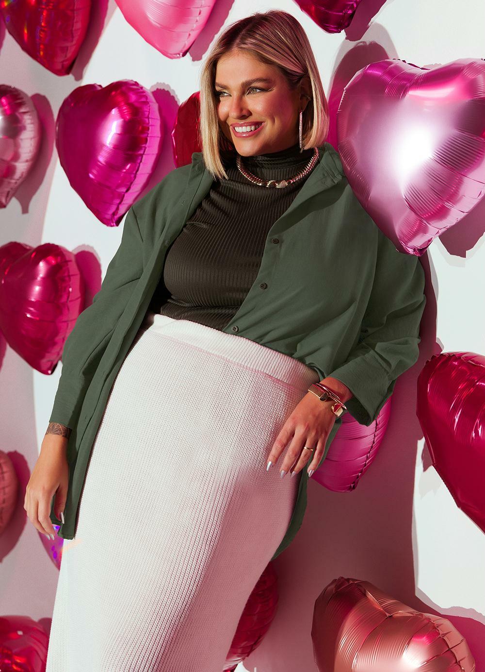 Camisa Verde Oversized Alongada em Crepe Plano