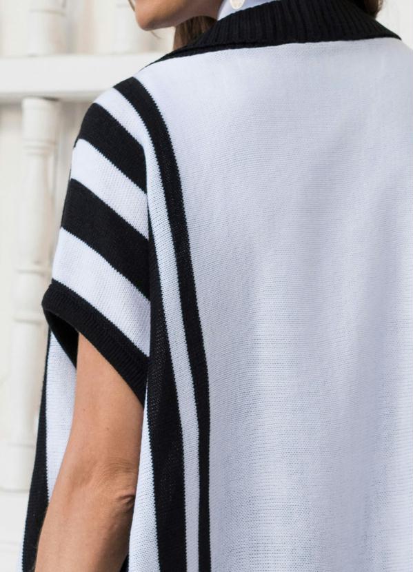 Outlet - Kimono em Tricô Listrado Preto 4