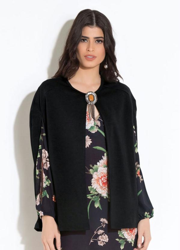 Quintess - Capa Quintess Preto com Broche