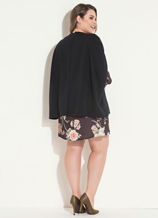 Quintess - Capa Quintess Preto com Broche 9