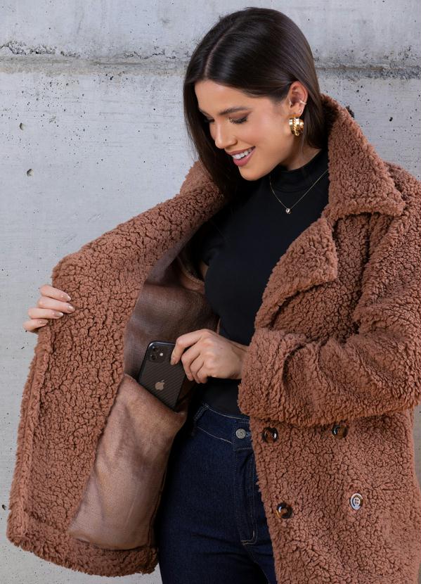 Quintess - Casaco Teddy Marrom com Pelúcia Dupla 6