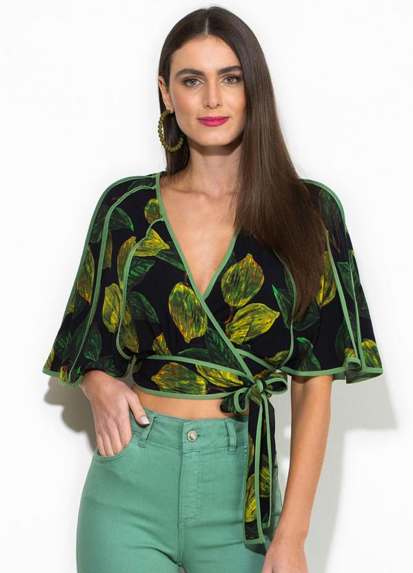 Colcci - Blusa Transpassada Estampada de Viscose Preta