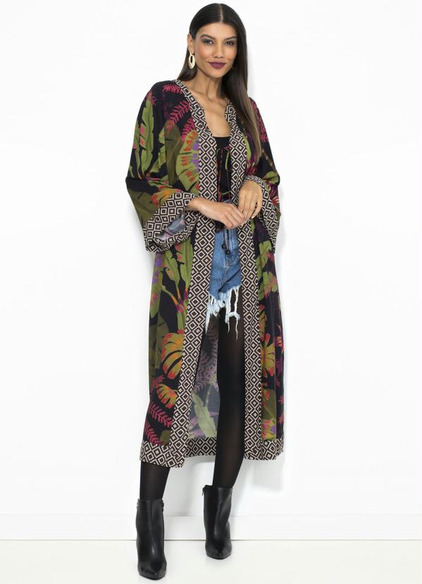 Farm - Kimono de Viscose Canto de Folha Estampado