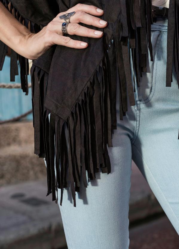 Outlet - Poncho com Franjas Preto 5
