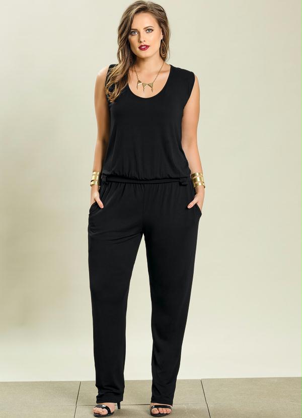 Quintess - Macacão Decote Redondo Preto Plus Size