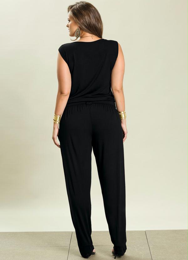 Quintess - Macacão Decote Redondo Preto Plus Size 2