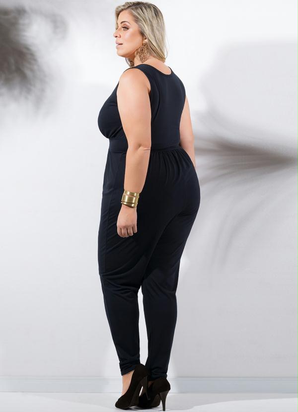 Marguerite - Macacão Preto com Decote Transpassado 2