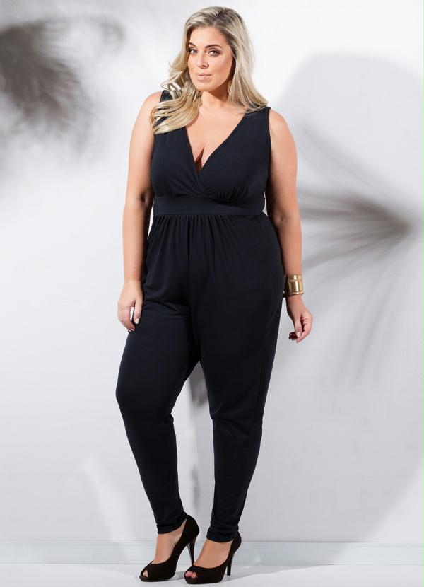 Marguerite - Macacão Preto com Decote Transpassado 5