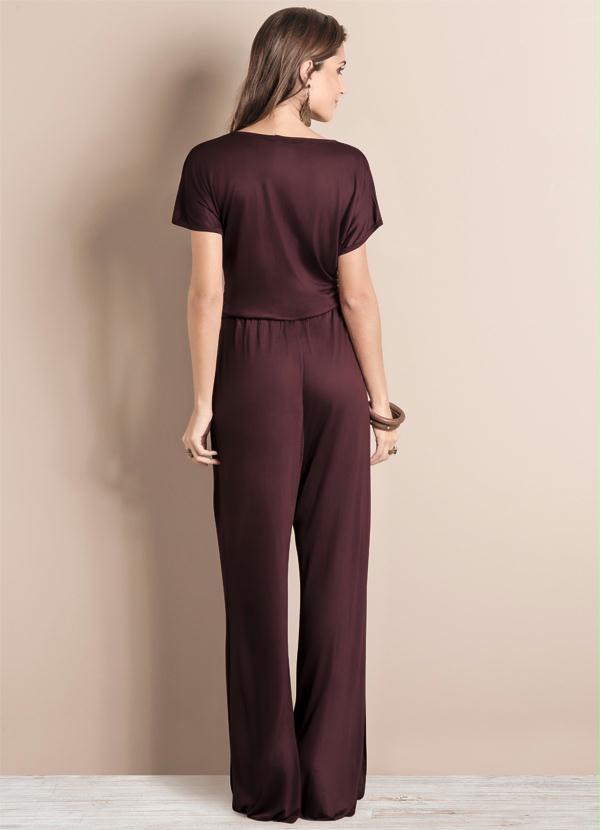 Outlet - Macacão Vinho com Detalhe de Fenda nas Laterais 2