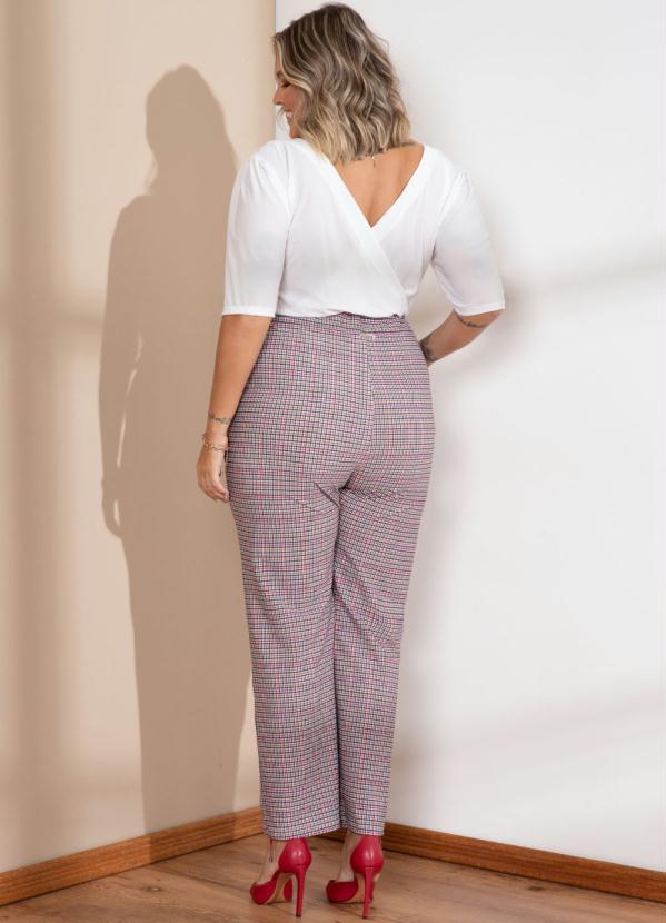 Quintess - Macacão Branco e Xadrez Transpassado e Bolsos 4