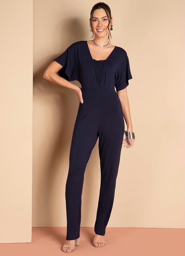 Quintess - Macacão Marinho com Mangas Amplas